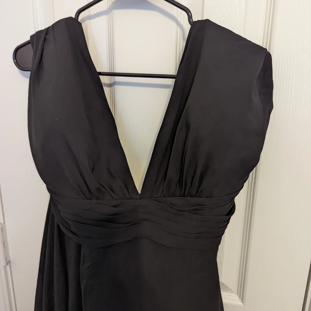 Black dress - Picture 2 of 10